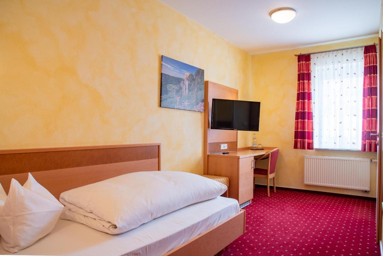 Hotel & Restaurant Post Laichingen Bagian luar foto