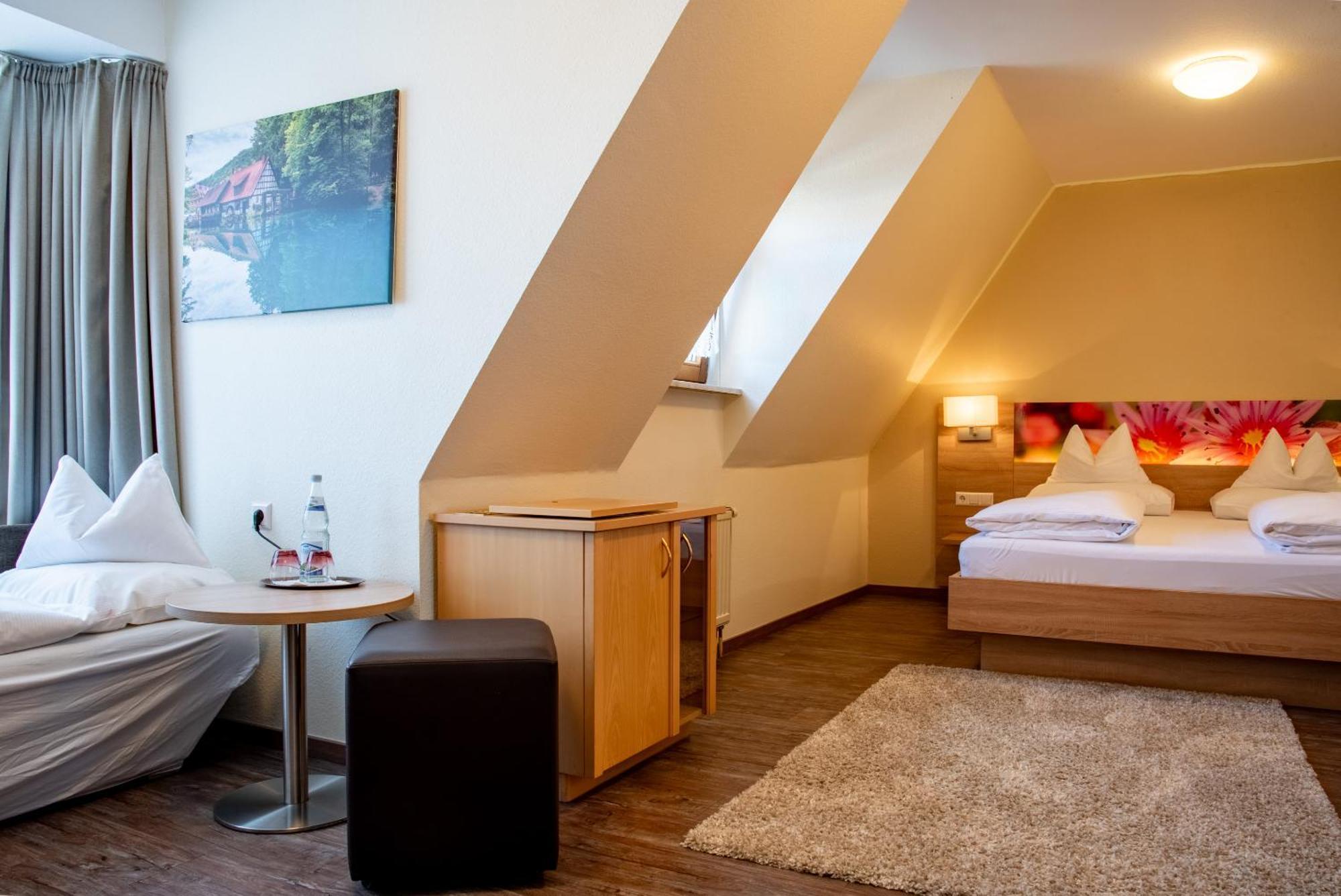 Hotel & Restaurant Post Laichingen Bagian luar foto